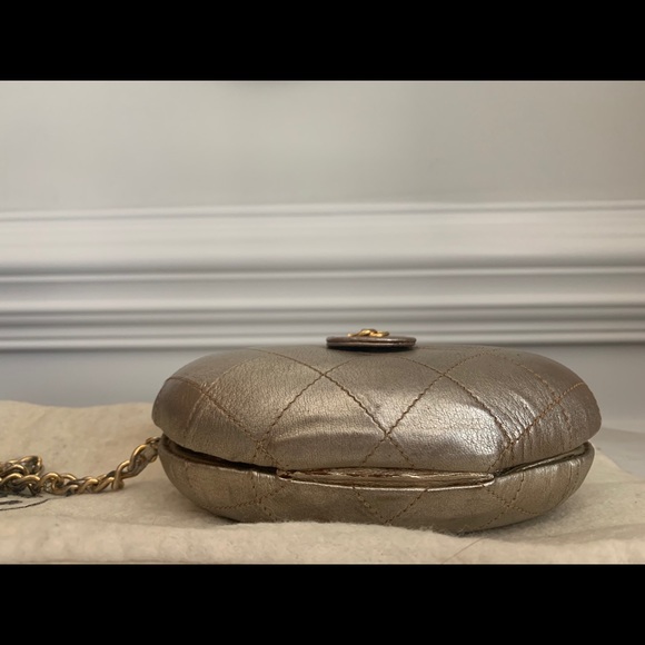Auth Chanel Vintage Gold Leather Evening Clutch - Picture 14 of 16